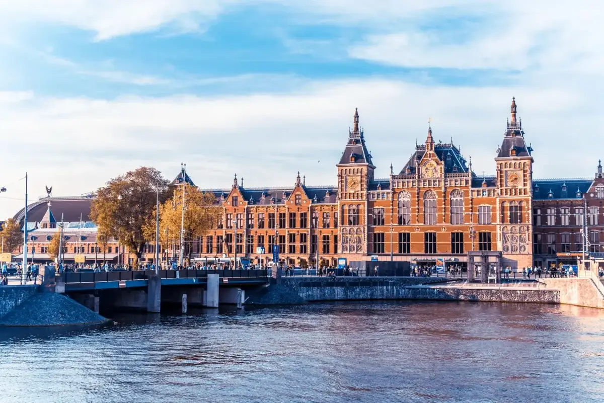 Destinazione traghetti: Amsterdam