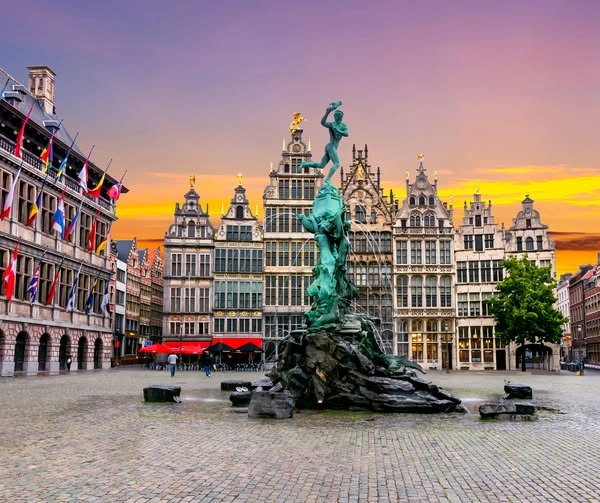 Traghetti e guida di Antwerp: porto e collegamenti in traghetto