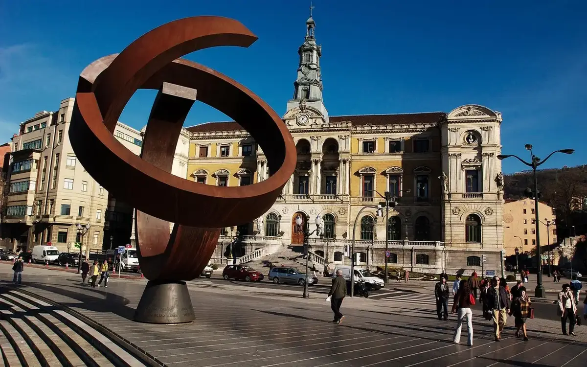 Traghetti e guida di Bilbao: porto e collegamenti in traghetto