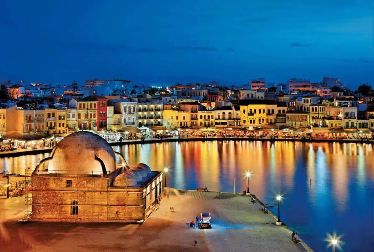 Traghetti e guida di Chania: porto e collegamenti in traghetto