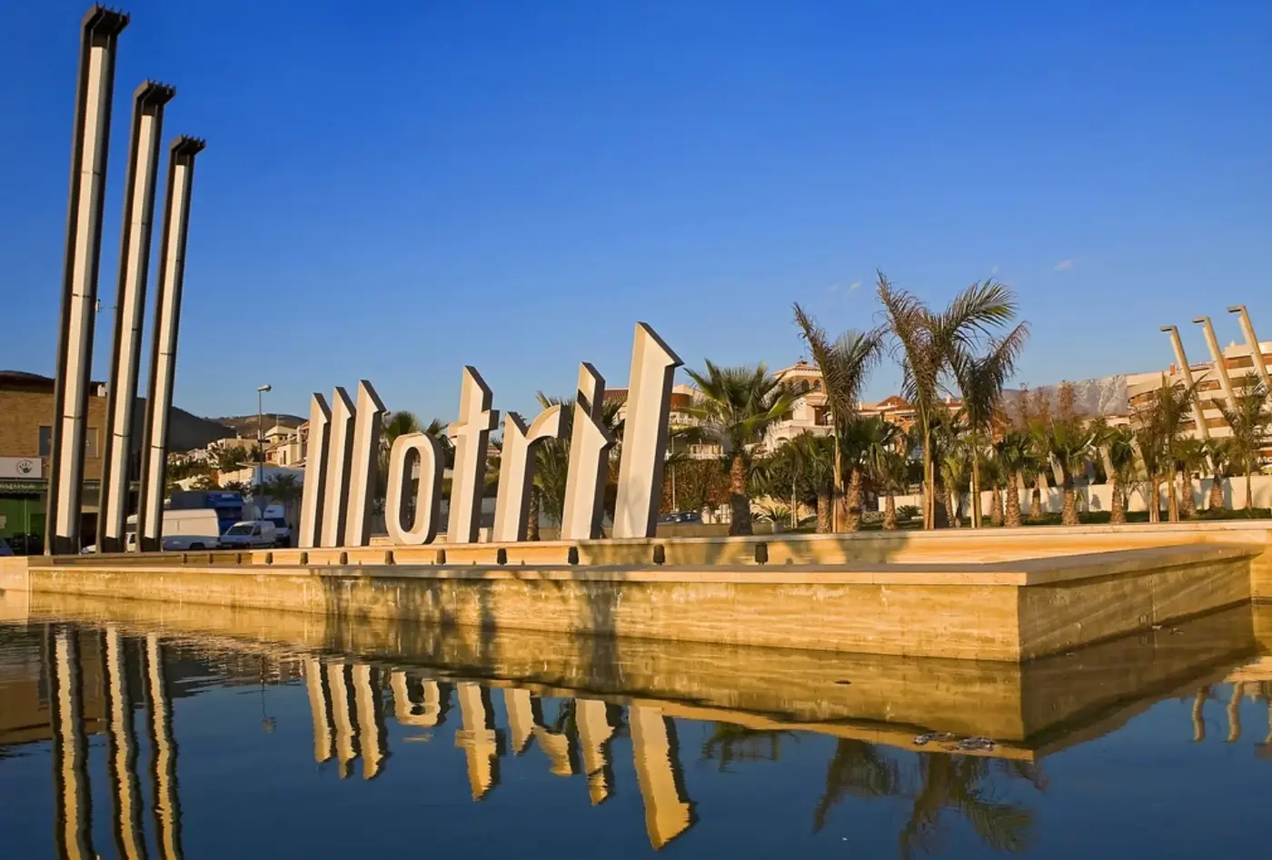 Traghetti e guida di Motril: porto e collegamenti in traghetto