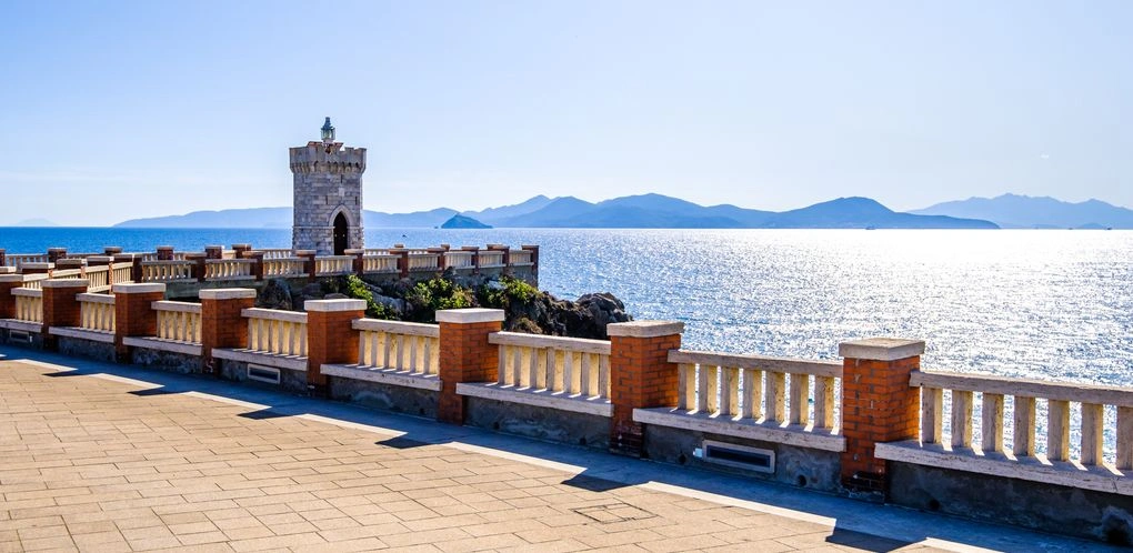 Traghetti e guida di Piombino: porto e collegamenti in traghetto