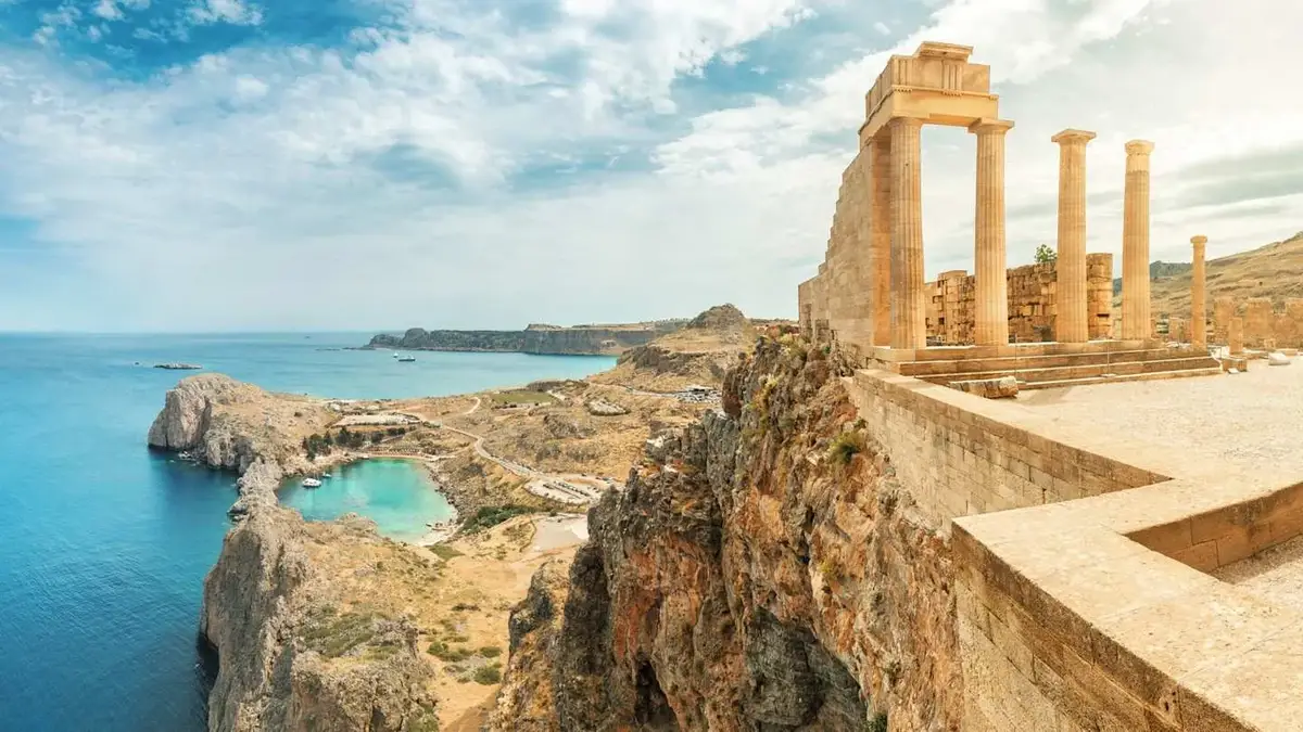 Centro storico di Rodi e costa dell’Egeo in Grecia