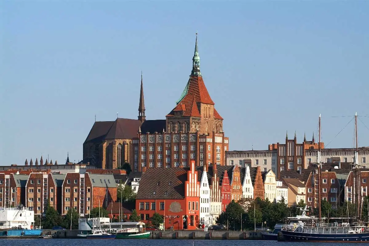 Traghetti e guida di Rostock: porto e collegamenti in traghetto
