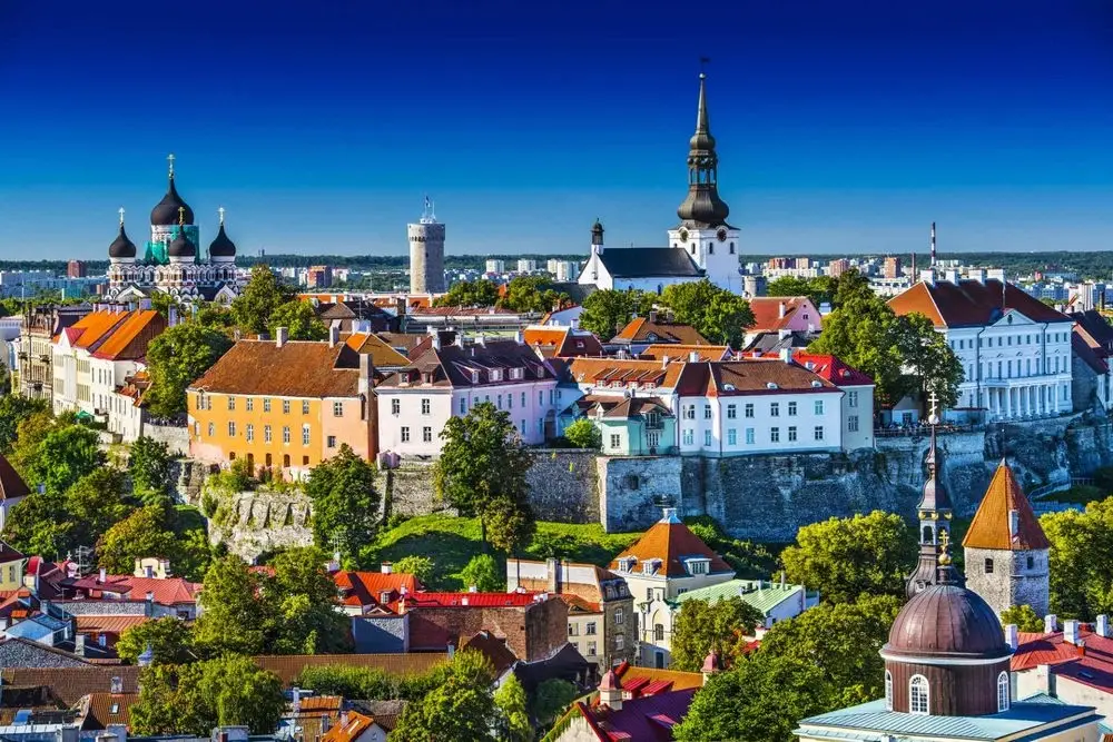Traghetti e guida di Tallinn: porto e collegamenti in traghetto