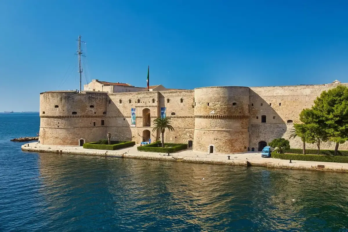 Destinazione traghetti: Taranto