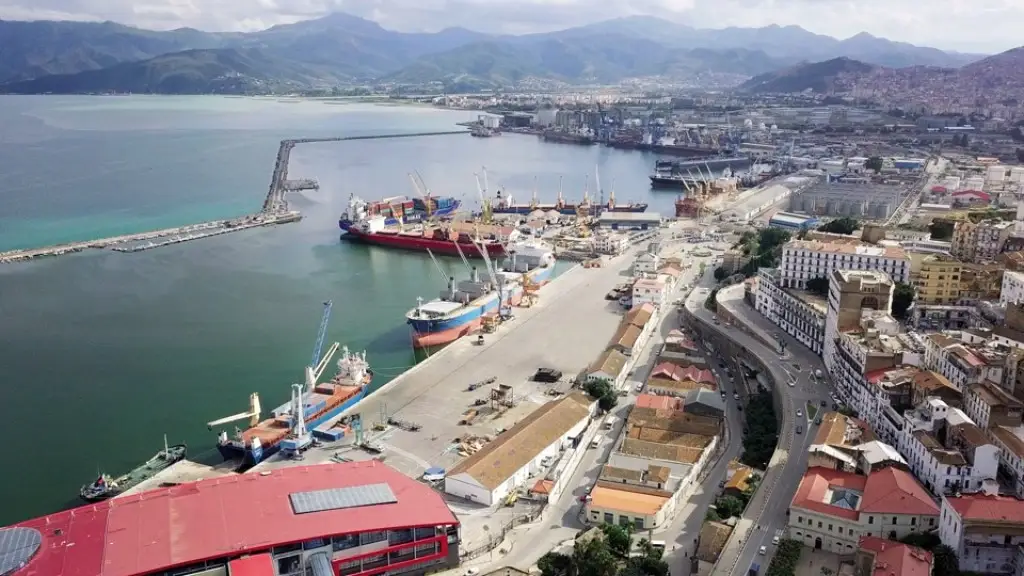 Lungomare e porto di Béjaïa in Algeria