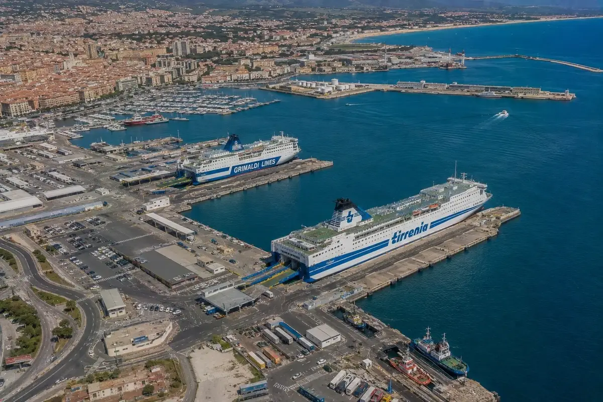 Porto dei traghetti di Cagliari