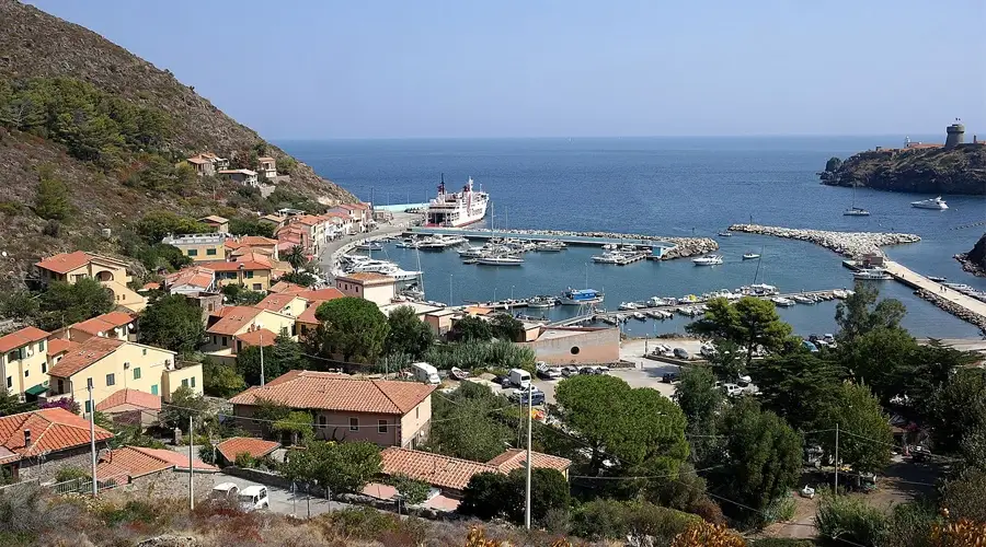 Destinazione traghetti: Capraia