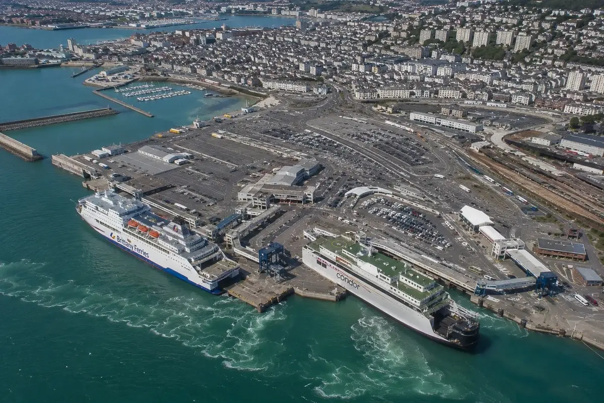 Traghetto da Poole a Cherbourg: rotta e viaggio in traghetto