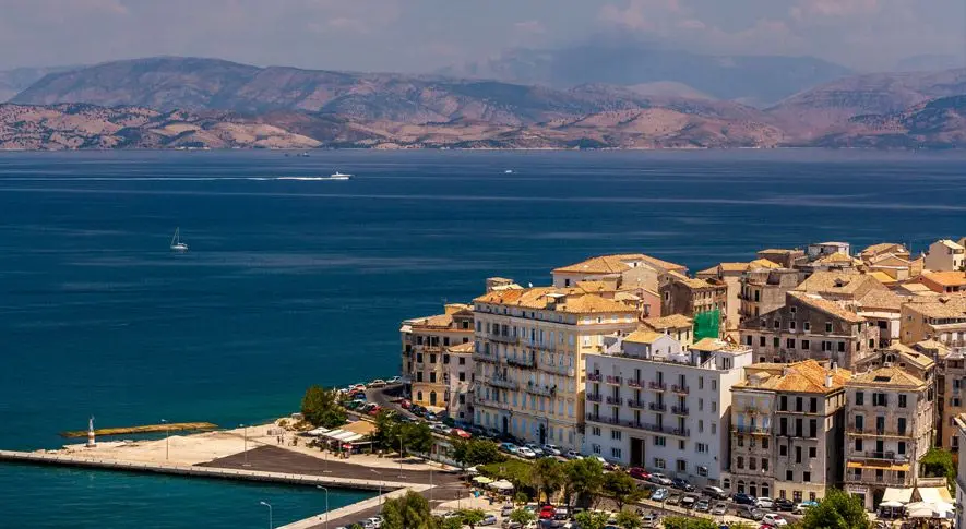 Destinazione traghetti: Corfu