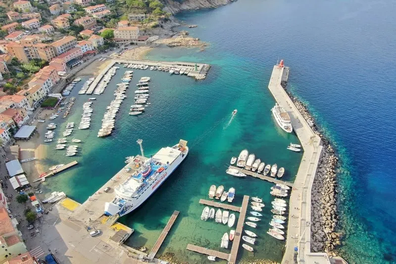 Destinazione traghetti: Giannutri