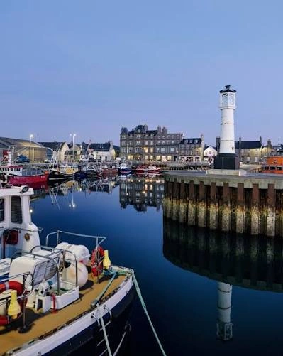 Lungomare e porto di Kirkwall in Orkney