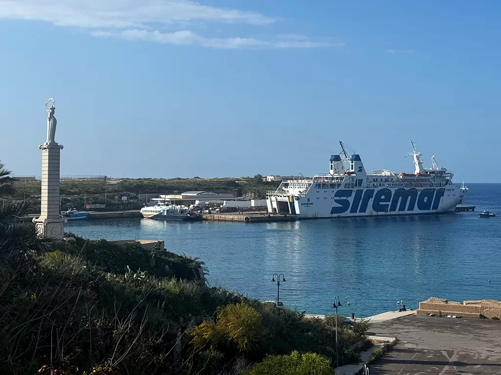 Destinazione traghetti: Lampedusa