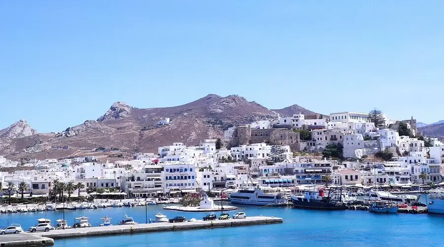 Destinazione traghetti: Naxos