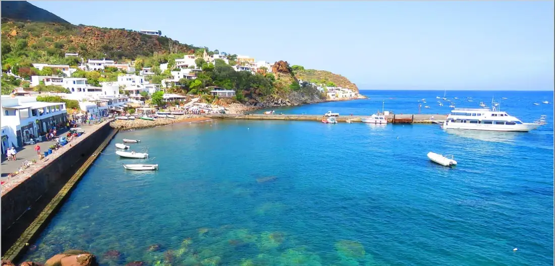 Destinazione traghetti: Panarea
