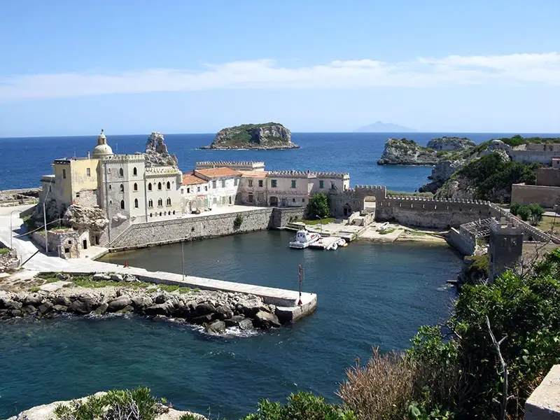 Destinazione traghetti: Pianosa