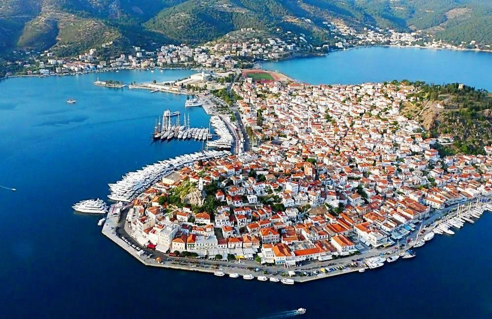 Destinazione traghetti: Poros