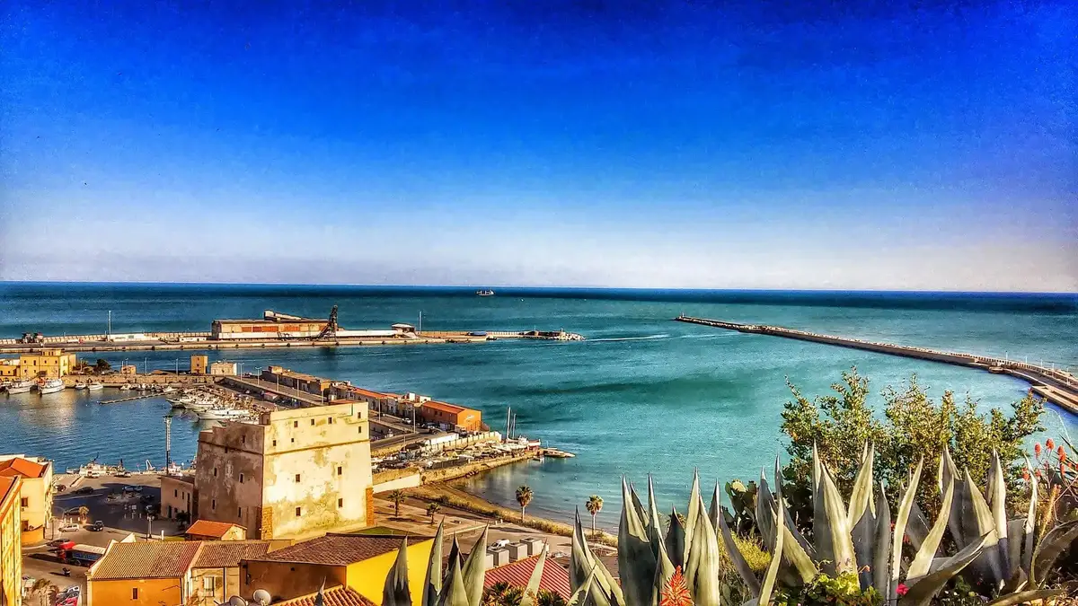 Destinazione traghetti: Porto Empedocle