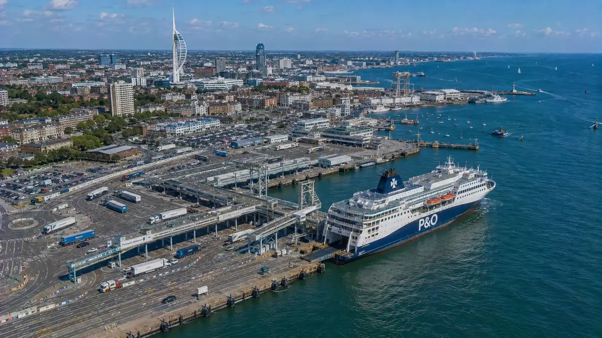 Porto dei traghetti di Portsmouth