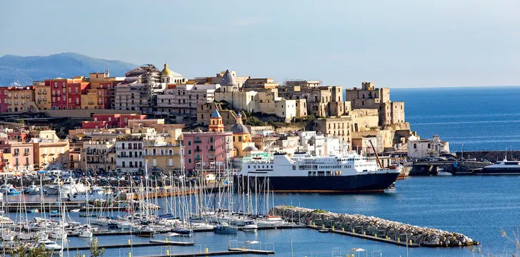 Destinazione traghetti: Pozzuoli