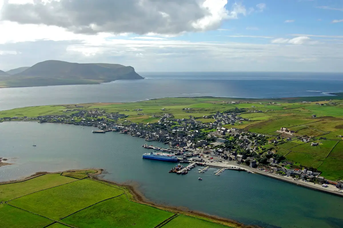 Organizza il viaggio da Scrabster a Stromness: rotta e viaggio in traghetto