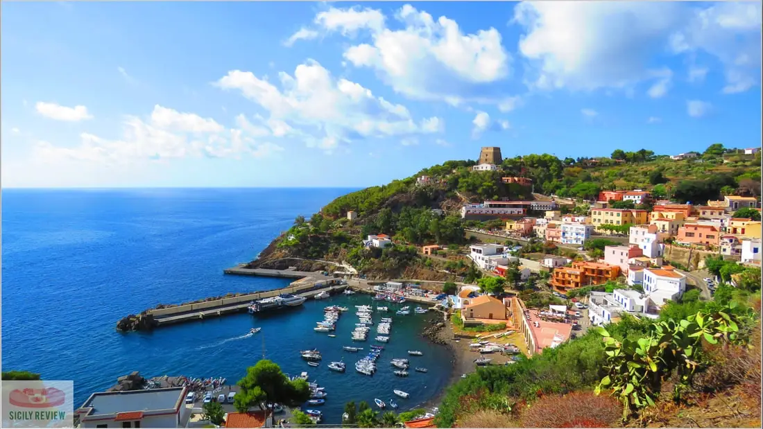 Destinazione traghetti: Ustica