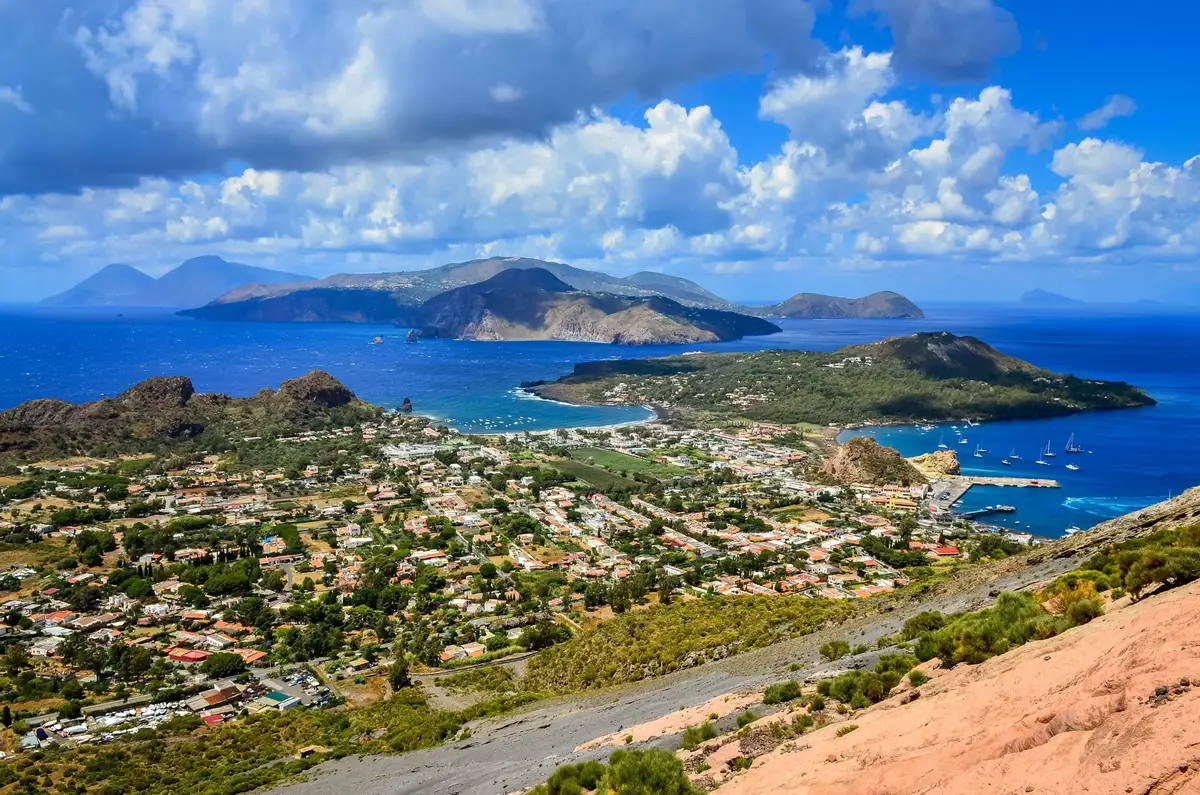 Destinazione traghetti: Vulcano