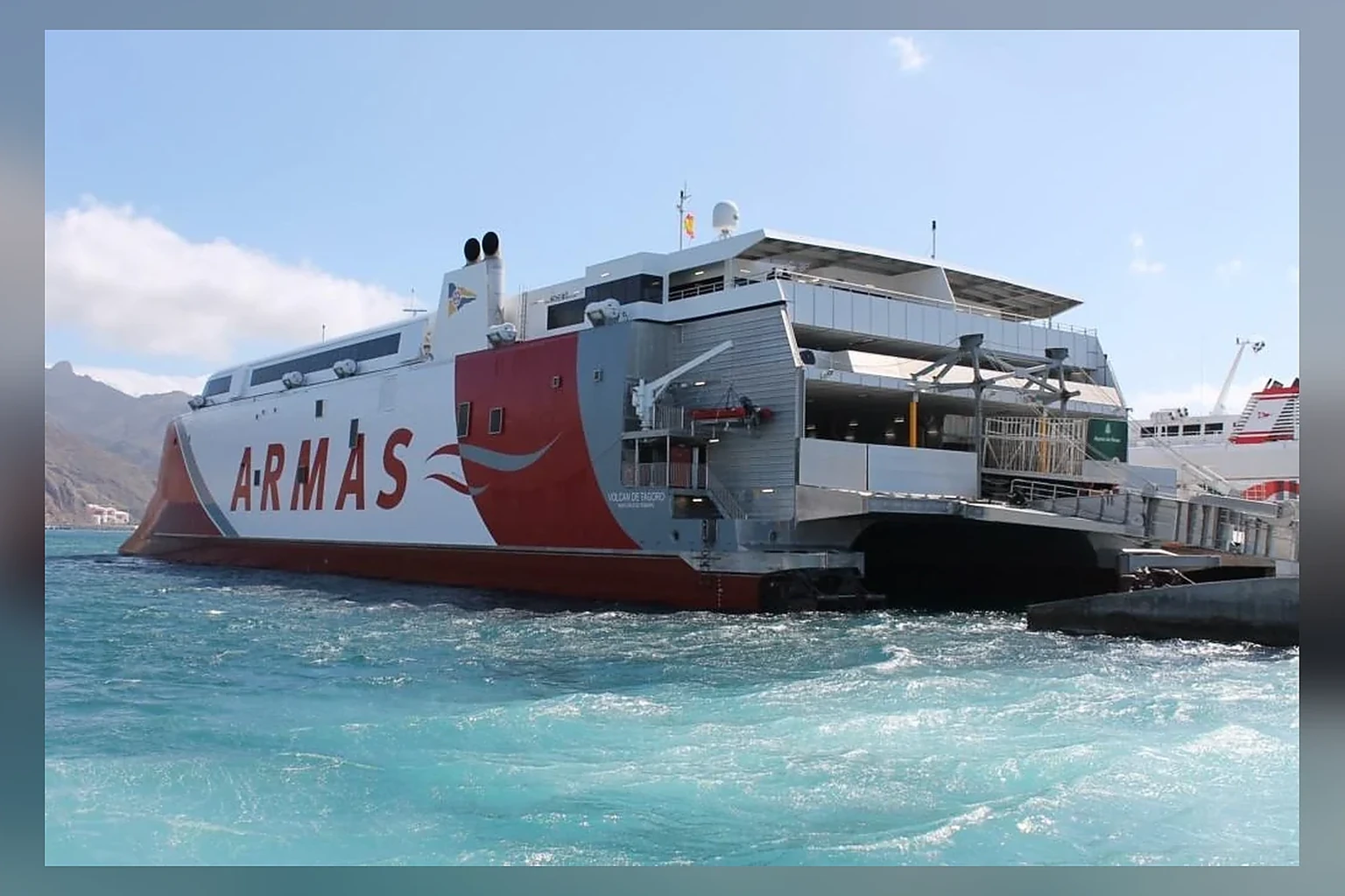 Armas Trasmediterránea: traghetto, rotte e servizi passeggeri