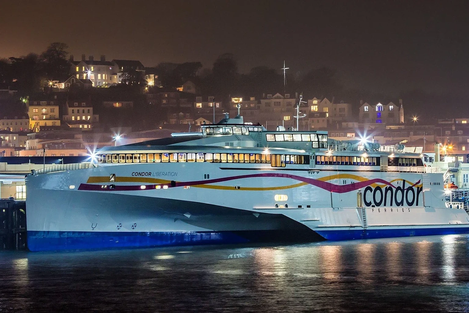 Condor Ferries: traghetto, rotte e servizi passeggeri