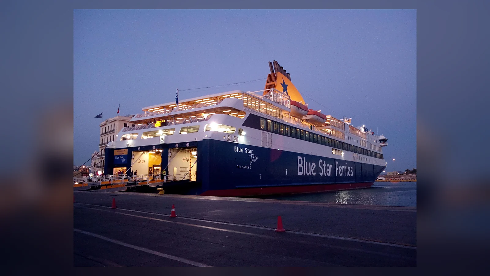 Blue Star Ferries: traghetto, rotte e servizi passeggeri