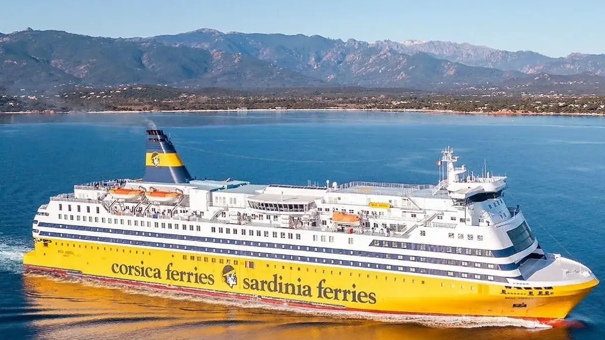 Corsica Sardinia Ferries: traghetto, rotte e servizi passeggeri