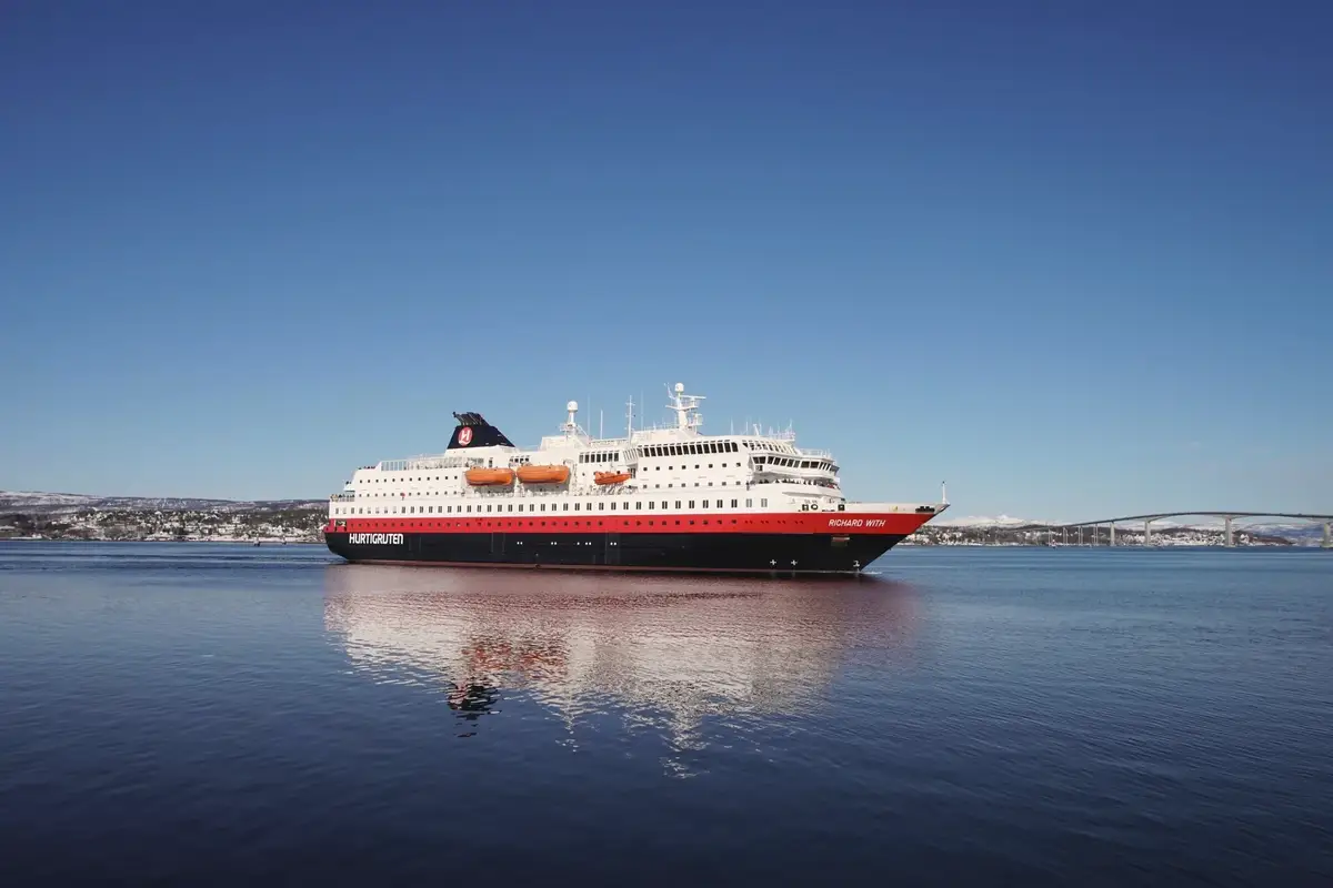 Traghetto Hurtigruten