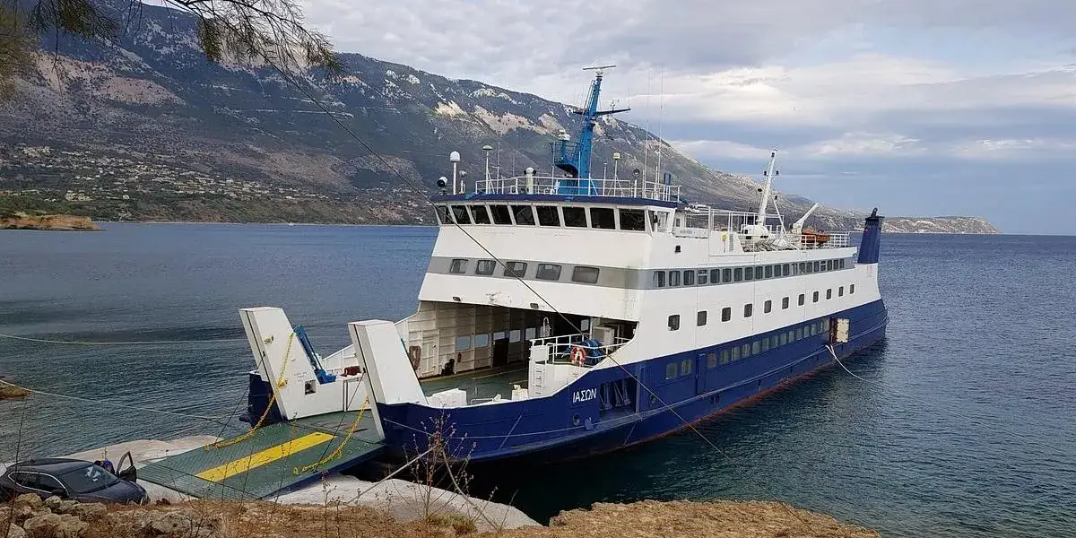 Traghetto da Pesada, Cefalonia a Agios Nikolaos, Zante: rotta e viaggio in traghetto
