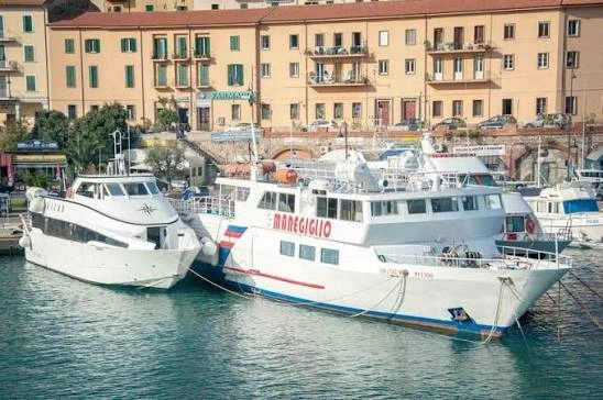 Maregiglio nave passeggeri